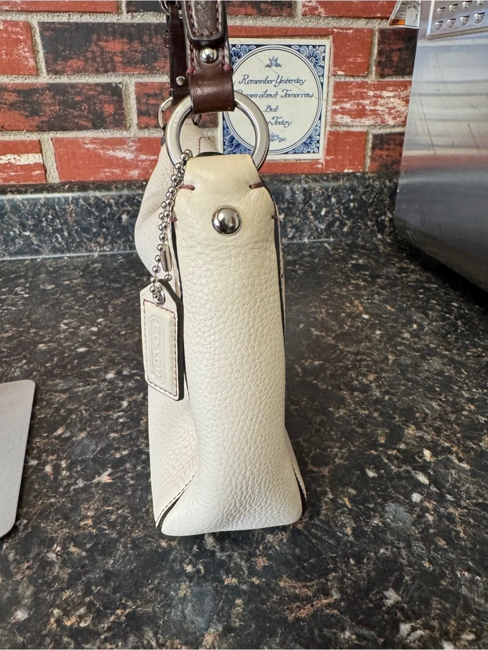 Coach Soho Pebbled Leather Turnlock Shoulder Bag 8A38 Chalk Ivory Y2K